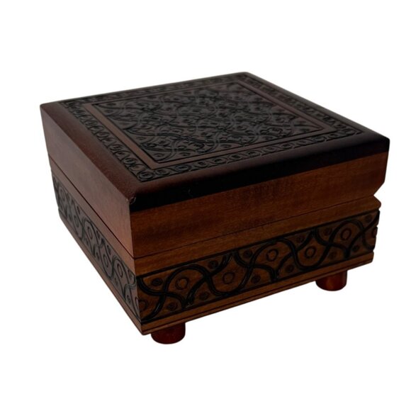 Vintage Polish Carved Wood Box Footed Jewelry Trinket Box with Red Felt Interior - Picture 7 of 9